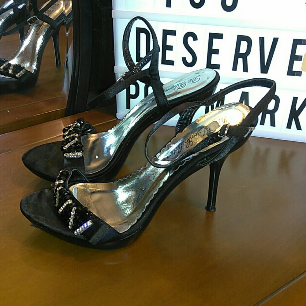 Black heels!! 💕